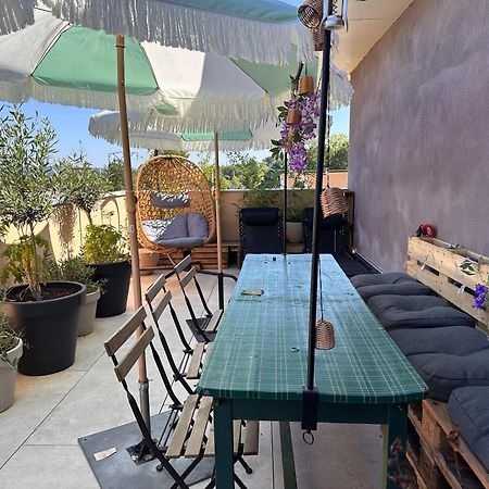 Joli Studio Le Clos D'Aix Avec Grande Terrasse Piscine Et Parking Gratuit Aix-en-Provence Eksteriør billede